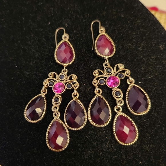 🦃50% OFF $20🦃Elegant Gold and Ruby Red Chandelier Earrings With Fish Hook - Picture 3 of 5